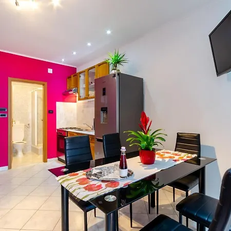 Apartman Mandekic *